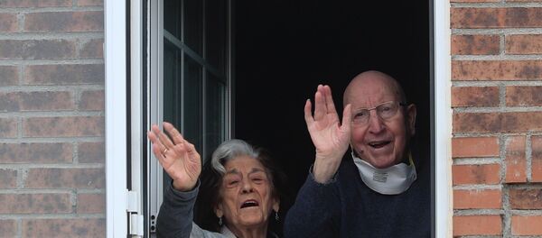 İspanya'da 88 yaşındaki bir çift koronavirüsü yendi İspanya'da 88 yaşındaki bir çift koronavirüsü yendi - Sputnik Türkiye