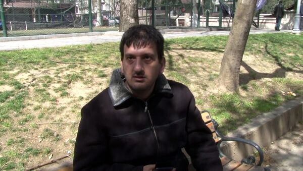 'Neden parkta oturuyorsun?' sorusuna 'Sıkılıyorum' diyen genç - Sputnik Türkiye