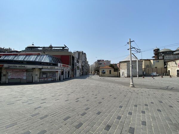 Yasak sonrası Taksim Meydanı boş kaldı - Sputnik Türkiye