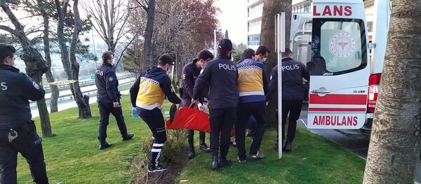 Kahvaltı yaparken kurşunla ayağından vuruldu - Sputnik Türkiye