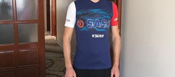 Evde maraton koştu, 42 kilometreyi 2 bin 100 tur atarak tamamladı - Sputnik Türkiye