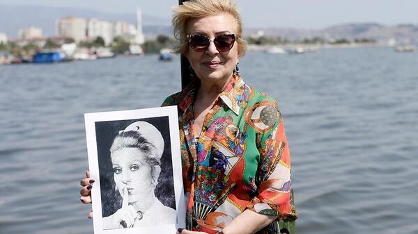 'Sus işareti yapan hemşire'den sağlıkçılara destek - Sputnik Türkiye