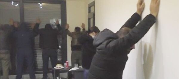 Manisa'nın Salihli ilçesindeki bir villada kumar oynadığı tespit edilen 3'ü kadın 19 kişiye toplam 67 bin 298 lira ceza kesildi - Sputnik Türkiye