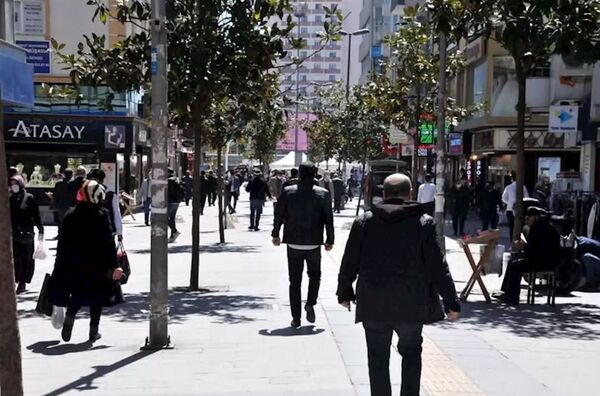 Bakırköy ve Şirinevler'de meydanlarda yoğunluk - Sputnik Türkiye