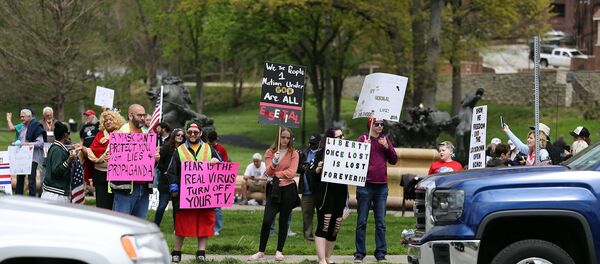 ABD'nin Missouri eyaletinde koronavirüs tedbrilerine karşı protesto  - Sputnik Türkiye