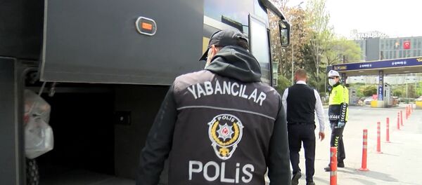 sahte seyahat izin belgesi operasyonu - Sputnik Türkiye