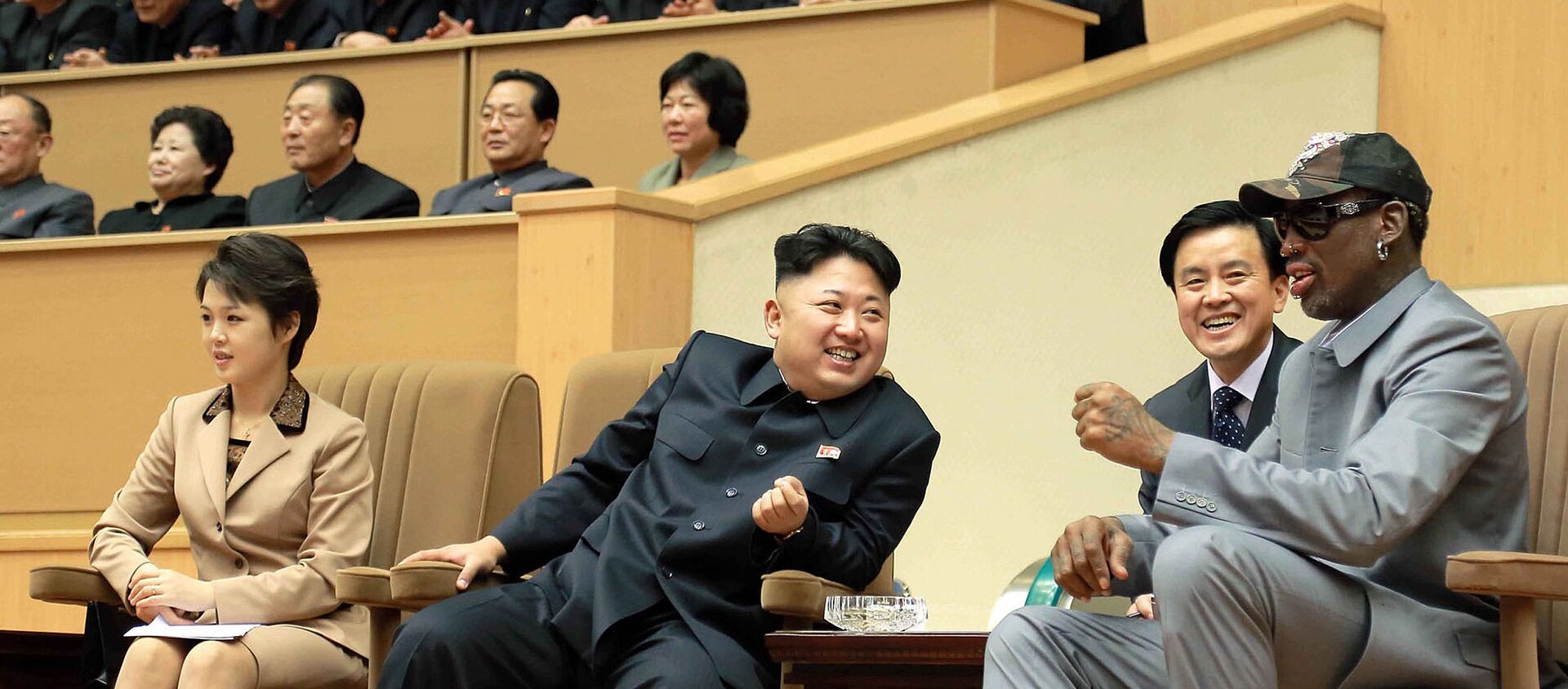 Kuzey Kore Lideri Kim Jong-un ve eski NBA yıldızı Dennis Rodman - Sputnik Türkiye, 1920, 21.05.2020