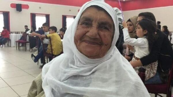 90 yaşındaki kadın 10 günde koronavirüsü yendi - Sputnik Türkiye