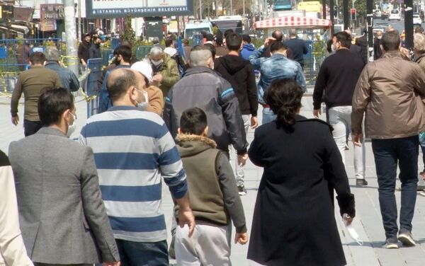 Esenyurt'ta kısıtlamanın ardından vatandaşlar sokakları doldurdu - Sputnik Türkiye