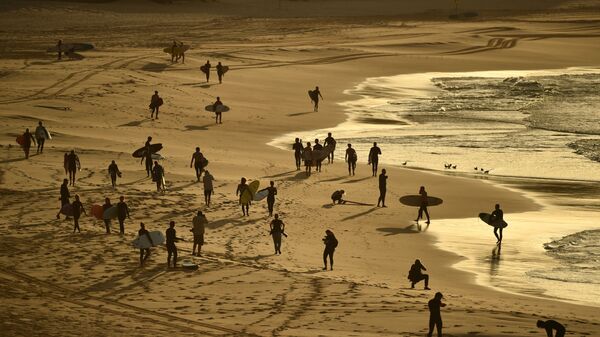 Avustralya’da ünlü Bondi Plajı yeniden açıldı - Sputnik Türkiye