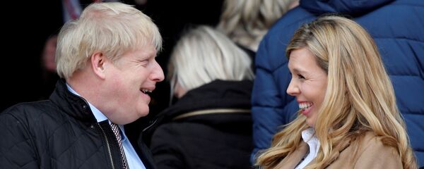 İngiltere Başbakanı Boris Johnson ve nişanlısı Carrie Symonds - Sputnik Türkiye