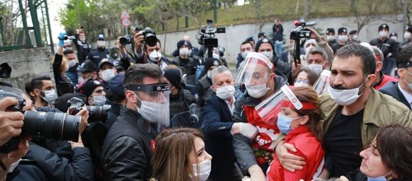 DİSK, Arzu Çerkezoğlu, gözaltı - Sputnik Türkiye