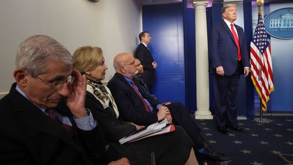 Beyaz Saray'da koronavirüs basın toplantısı, Trump ve Beyaz Saray'ın koronavirüs ekibi - Sputnik Türkiye