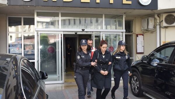 Fetullah Gülen’in İstanbul Beykoz’da sahte kimlikle yakalanan yeğeni Zeynep Gülen - Sputnik Türkiye