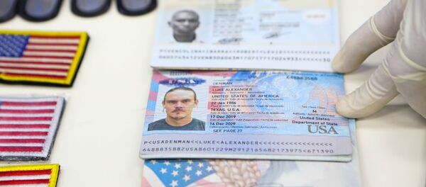 Venezüella'daki darbe girişimine katılan eski ABD askerlerinin kimlik bilgilerini gösteren belgeler - Sputnik Türkiye