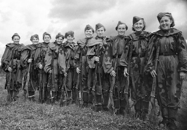 Büyük Vatanseverlik Savaşı'nın kadın yüzleri - Sputnik Türkiye