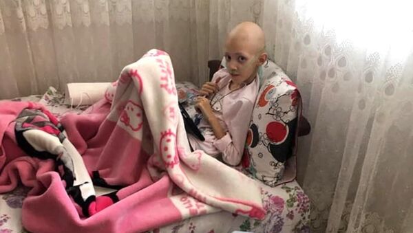 Lenf kanseri kızı için yardım isteyen baba dolandırıldı - Sputnik Türkiye