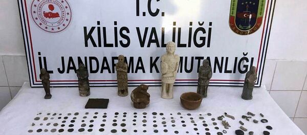 Kilis’te, jandarma ekipleri tarafından 170 adet tarihi eser ele geçirildi - Sputnik Türkiye