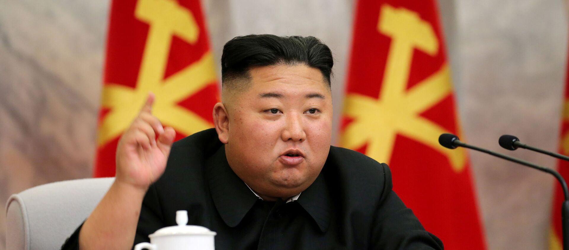 Kuzey Kore lideri Kim Jong-un, nükleer cephaneliğin güçlendirilmesi konulu toplantı düzenledi - Sputnik Türkiye, 1920, 09.01.2021