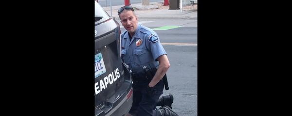  ABD’de, George Floyd adlı bir siyah vatandaşın gözaltına alınırken polis tarafından boğularak öldürülmesi protesto edildi. - Sputnik Türkiye