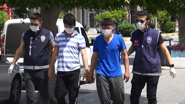 Gazetecilere 'beni iyi çek' diyen hırsızlık şüphelisi tutuklandı - Sputnik Türkiye