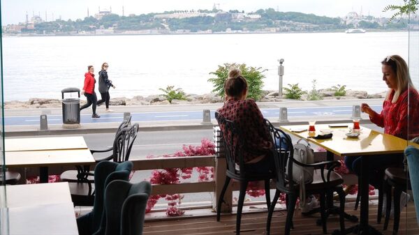 Kafe ve restoranlar yeniden açıldı - Sputnik Türkiye