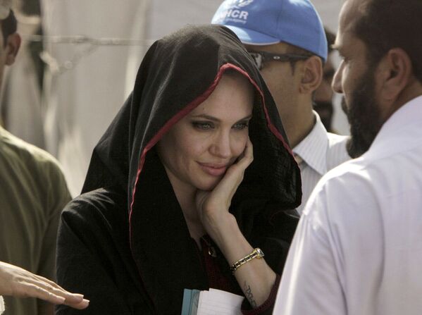 Angelina Jolie 45 yaşında - Sputnik Türkiye
