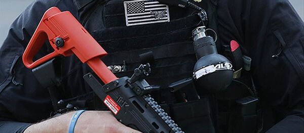 ABD'de hücresinde biber gazıyla müdahale edilen siyah mahkum öldü - Sputnik Türkiye