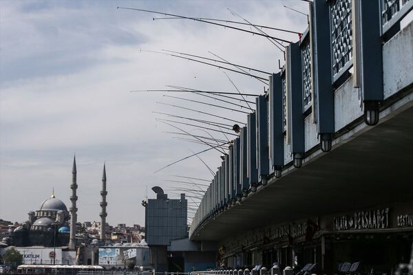 10 Nisan'dan bu yana kısıtlama olmayan ilk hafta sonu: Vatandaşlar balık tuttu, alışveriş yaptı - Sputnik Türkiye