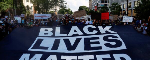 ABD'de polis şiddeti sonucu siyahi Amerikalı George Floyd'un hayatını kaybetmesinin ardından başlayan ve ülke geneline yayılan protestolar - Sputnik Türkiye