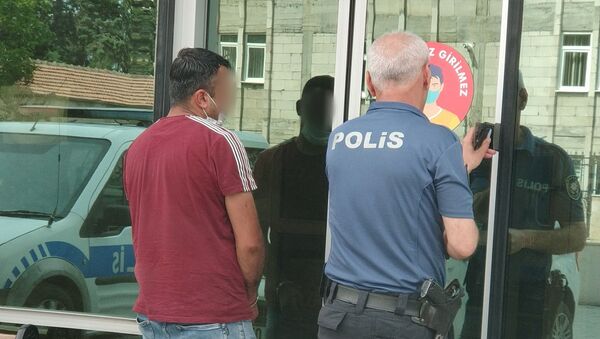 Ambulansta sağlık personelini taciz eden kişi tutuklandı - Samsun - Sputnik Türkiye