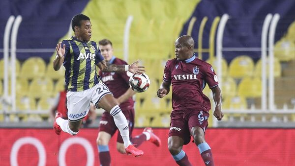 Ziraat Türkiye Kupası yarı final rövanş maçında Fenerbahçe ile Trabzonspor, Ülker Stadı'nda karşı karşıya geldi - Sputnik Türkiye