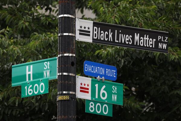 Beyaz Saray yakınlarındaki caddenin adı 'Black Lives Matter' olarak değiştirildi Beyaz Saray yakınlarındaki caddenin adı 'Black Lives Matter' olarak değiştirildi - Sputnik Türkiye