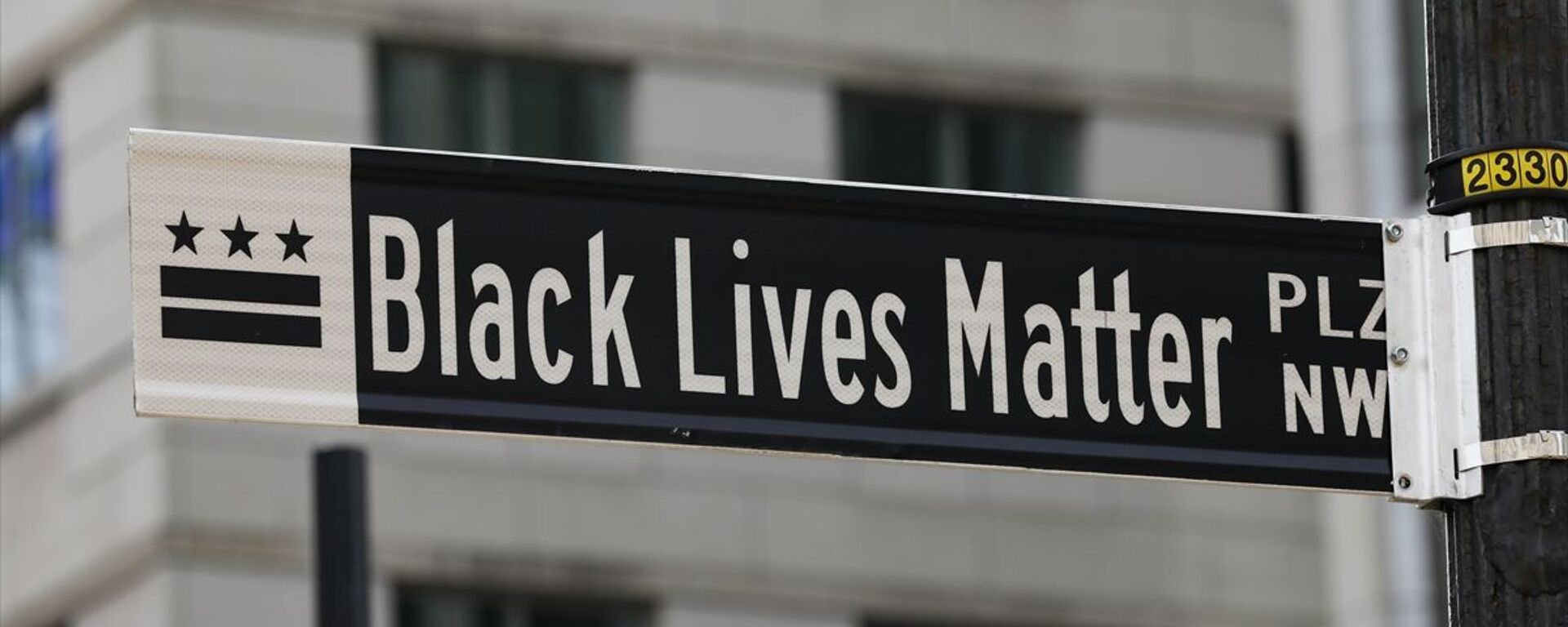 Beyaz Saray yakınlarındaki caddenin adı 'Black Lives Matter' olarak değiştirildi - Sputnik Türkiye, 1920, 16.05.2022