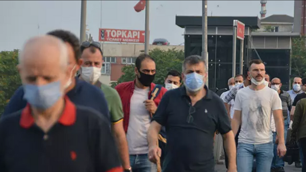 İstanbullular güne maske ile başladı - Sputnik Türkiye