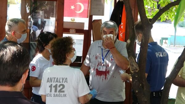 Maske uyarısı yapan güvenlik görevlisine bıçaklı saldırı - Sputnik Türkiye