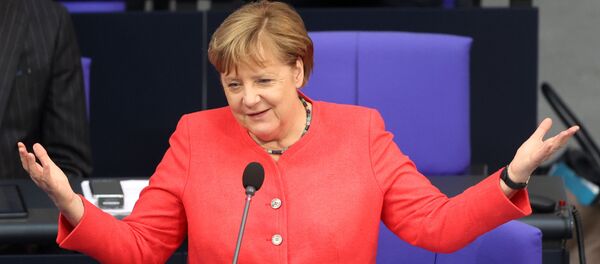 Almanya Başbakanı Angela Merkel Bundestag'da milletvekillerinin sorularını yanıtlarken - Sputnik Türkiye