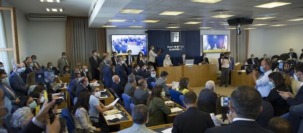 Adalet Komisyonu'nda sosyal mesafe tartışması - Sputnik Türkiye