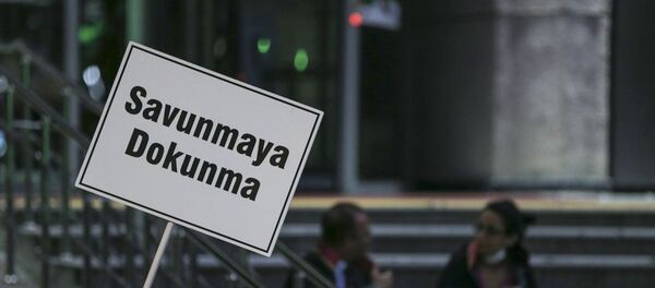 TBMM Adalet Komisyonu'nda görüşülen barolara ilişkin düzenlemeler protesto edildi TBMM Adalet Komisyonu'nda görüşülen barolara ilişkin düzenlemeler protesto edildi - Sputnik Türkiye